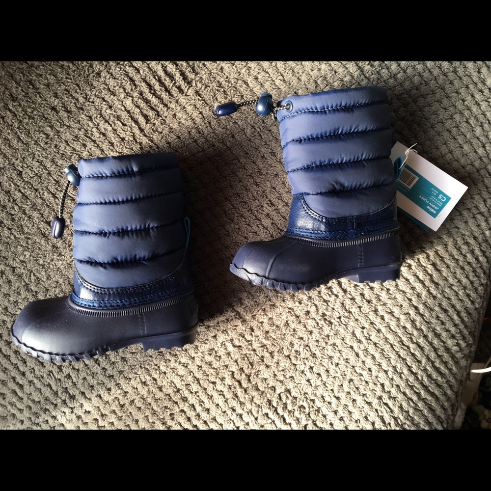 Native jimmy puffy boot size 5 NWT